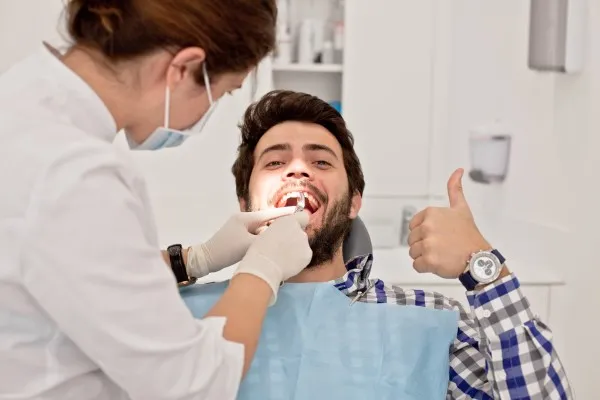 66d11421-f865-4de8-b5e9-3573210b19da-dental-checkup-2106__aWpLpF8vs